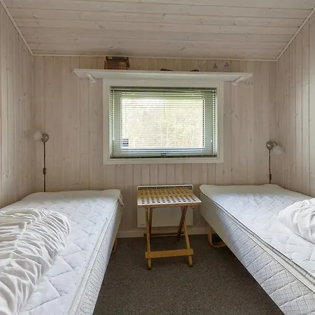 Three-bedroom Holiday In * Hals