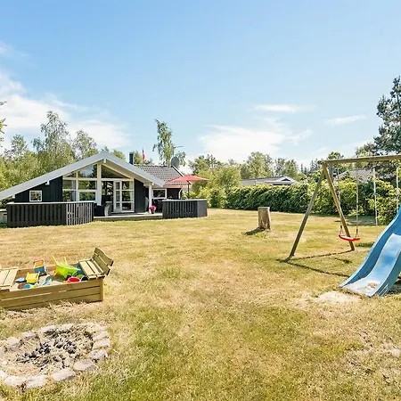 Three-bedroom Holiday In Holiday home *