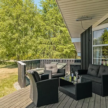 Three-bedroom Holiday In Holiday home *